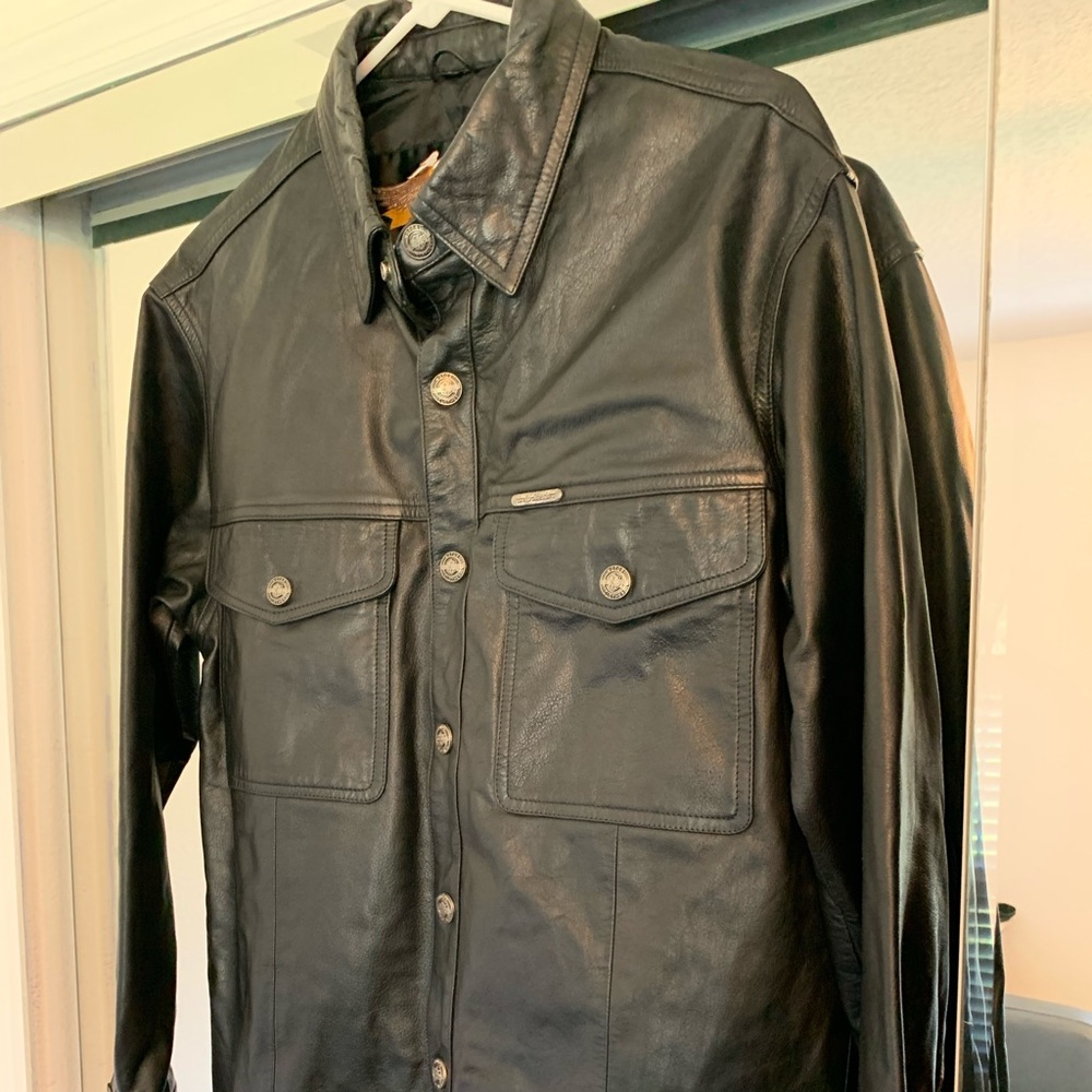 Harley Davidson men’s size small leather shirt